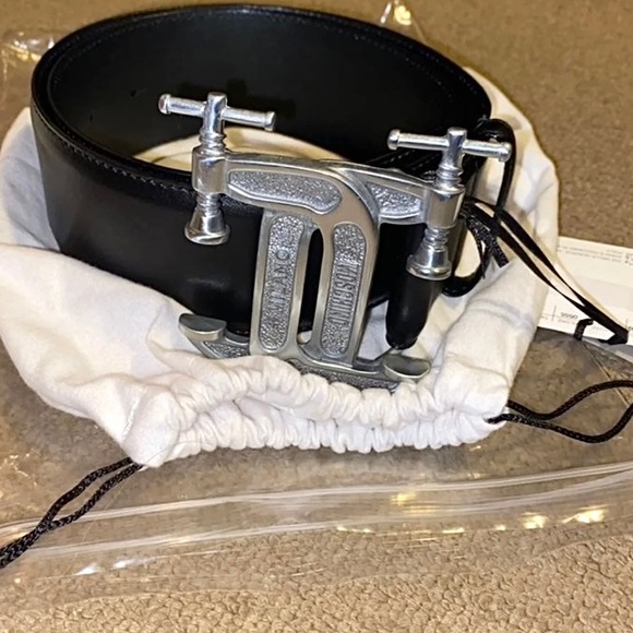 NWT Moschino Black & Silver C Clamp Leather Belt Size 42 main image 4